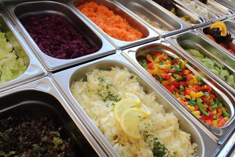 2. Sampling food with bare hands (Image Credits: Pixabay)