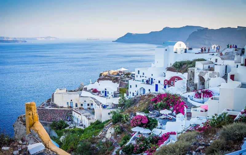 2. Santorini, Greece (Image Credits: Pixabay)