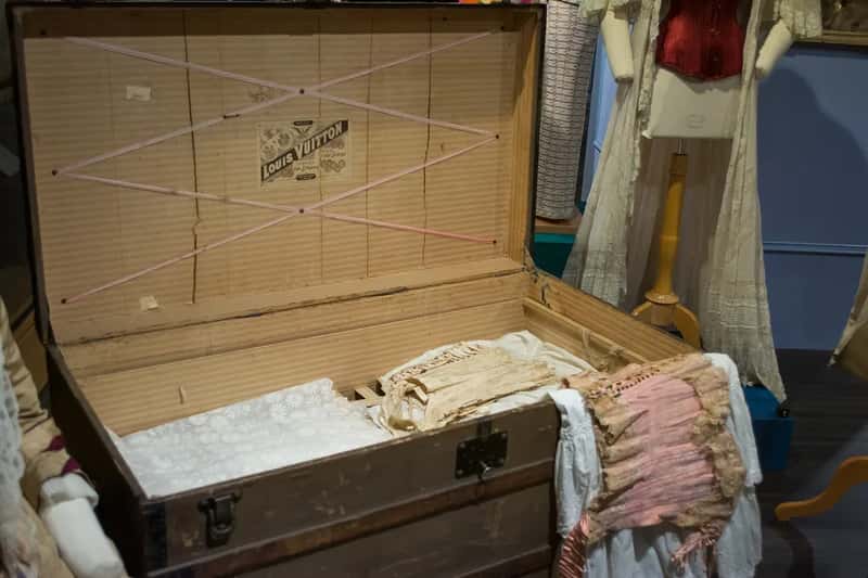 Antique Steamer Trunks by Louis Vuitton and Goyard (Tim Evanson, Flickr, CC BY-SA 2.0)
