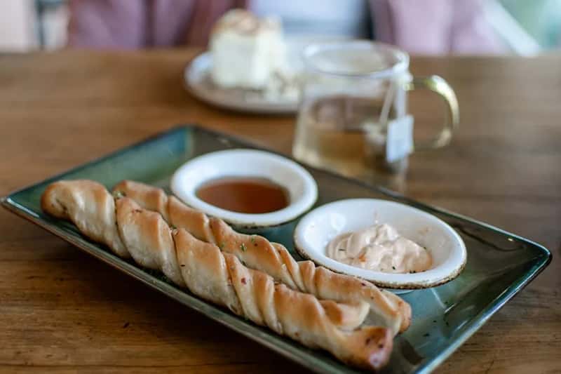 Italian grissini breadsticks (Image Credits: Pexels)