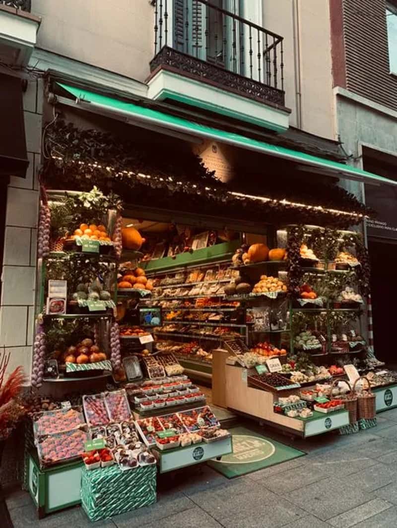 8. Small, local, sensory details (Image Credits: Pexels)