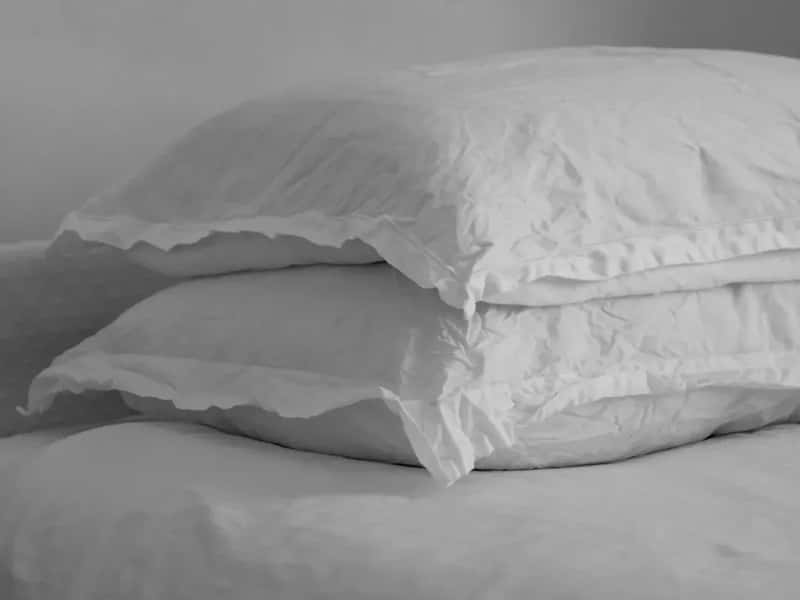 #4 - Hypoallergenic Bedding or Extra Pillows Without a Wait (Image Credits: Unsplash)