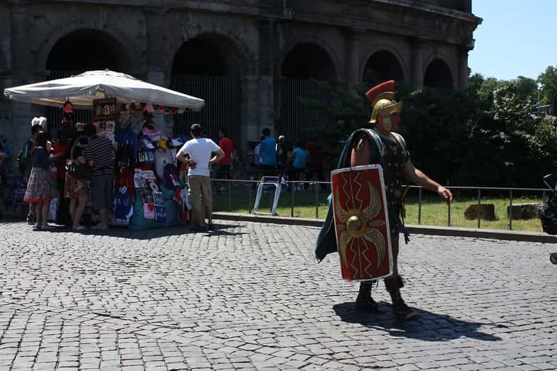 Costumed "gladiators" outside the Colosseum are not part of the experience (kaelin.fe, Flickr, CC BY-SA 2.0)