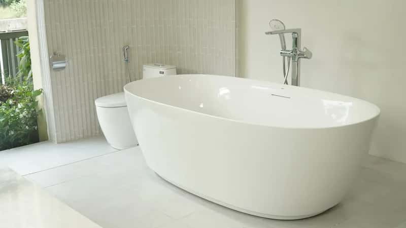 5. Jetted Tubs and Whirlpool Baths (Image Credits: Unsplash)