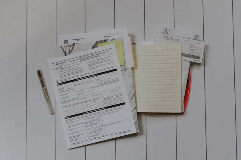 2. How Organized Your Bag and Documents Are (Image Credits: Unsplash)