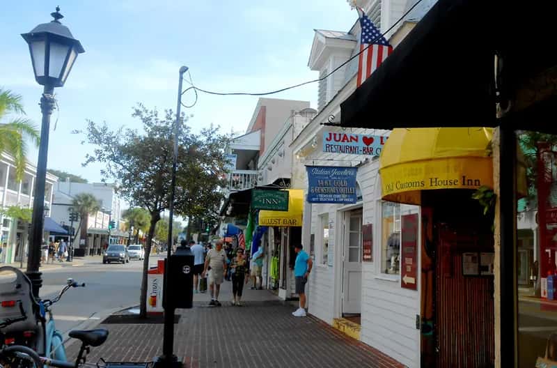 30. Duval Street, Key West, FL (roger4336, Flickr, CC BY-SA 2.0)