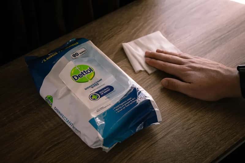 How to Actually Use Wipes Correctly on a Plane (Image Credits: Pixabay)