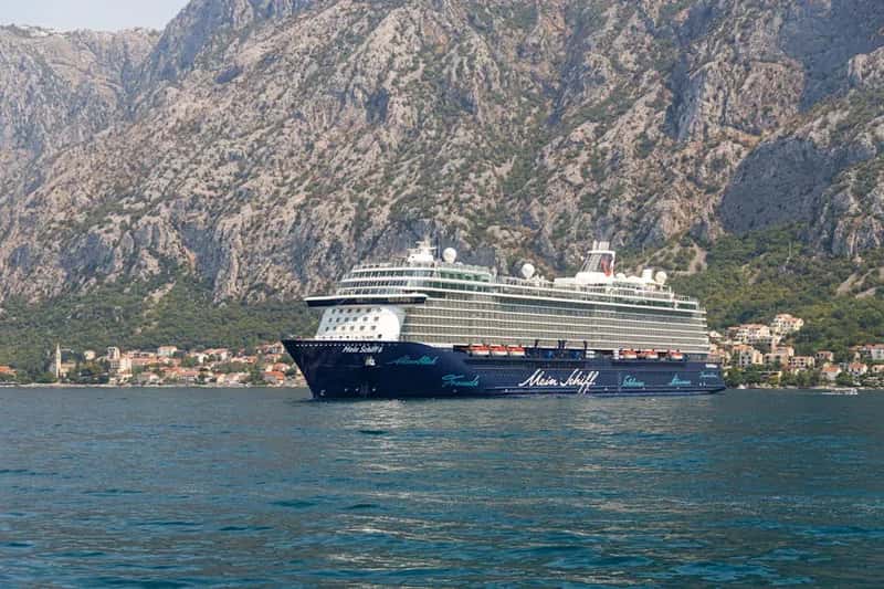 #2 - The Real Price of Your Cruise Is Assembled Piece by Piece After You’re Already Hooked (Image Credits: Pexels)
