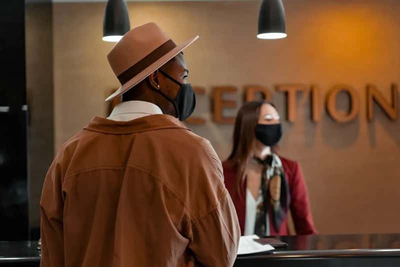 The guest whose behavior crosses into something unsafe (Image Credits: Pexels)