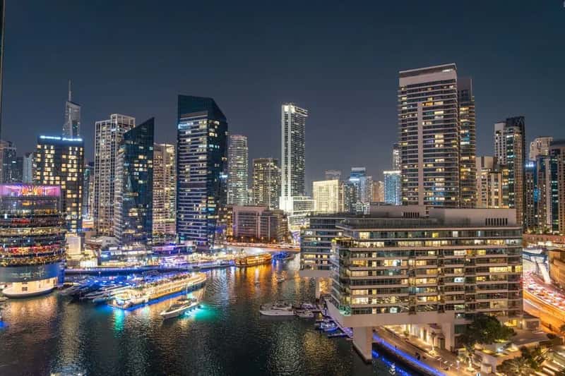 6. United Arab Emirates: Public Conduct Laws That Apply to Everyone (Image Credits: Pexels)