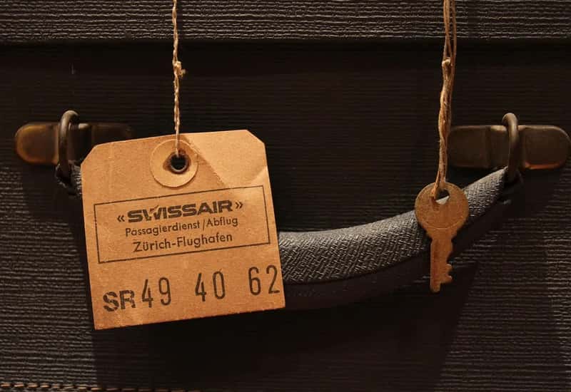 4. Tag Your Bag Properly, Inside and Out (Image Credits: Pixabay)