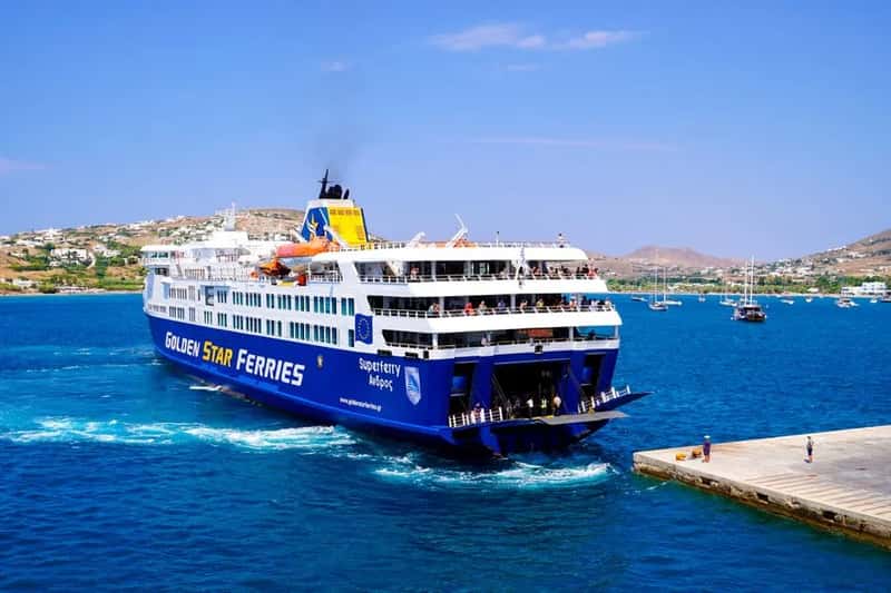 Greece: ferries linking the Aegean (Image Credits: Pexels)