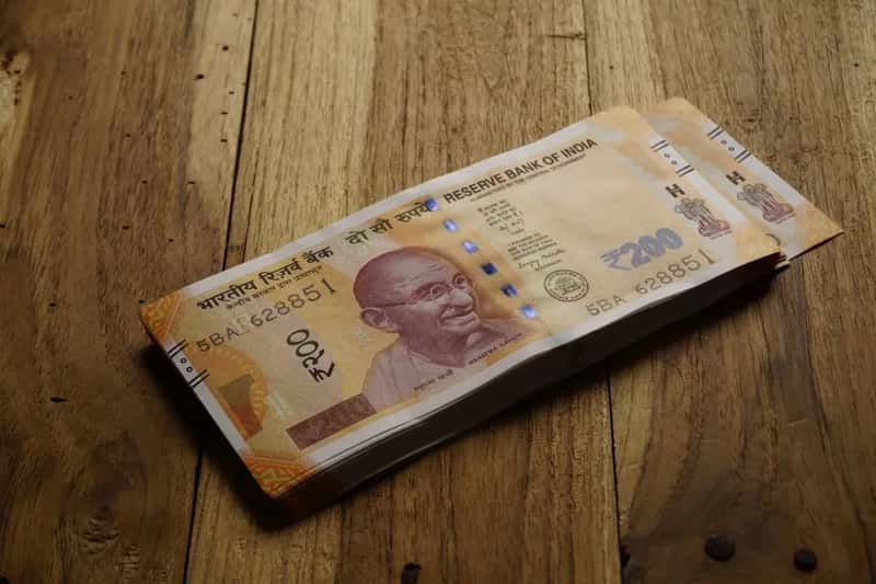 Cultural Spending Differences That Shape the Trap (Image Credits: Unsplash)