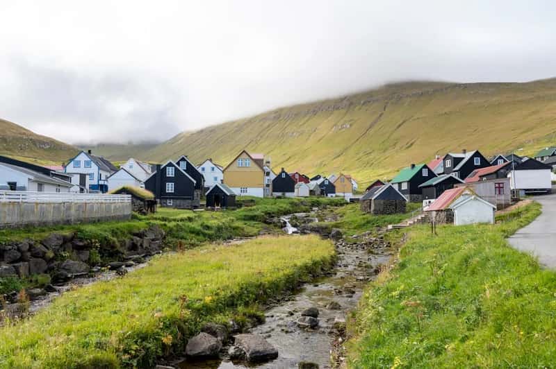 Booking budget accommodations in unsafe or remote areas (Image Credits: Unsplash)