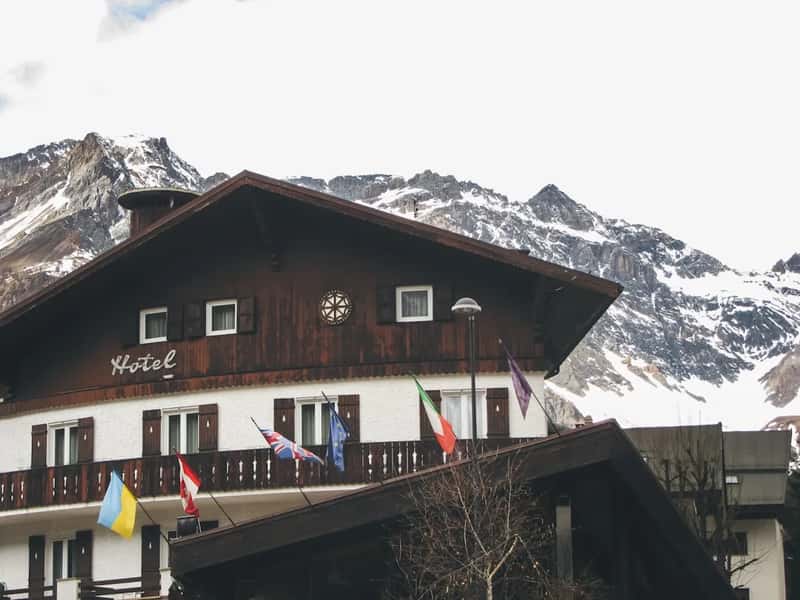 Bardonecchia, Italy (Image Credits: Unsplash)