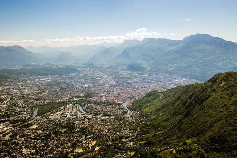 6. Grenoble, France - The "French Silicon Valley" With a Violent Underbelly (Image Credits: Pexels)