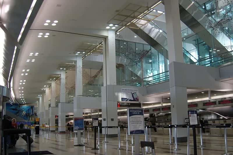 #15 - Philadelphia International Airport (PHL): The Satisfaction Scores Say It All (airlines470, Flickr, CC BY-SA 2.0)