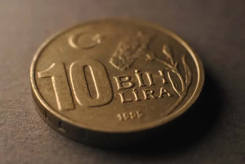 2. Turkey: A Lira in Freefall, a Dollar in Full Force (Image Credits: Unsplash)