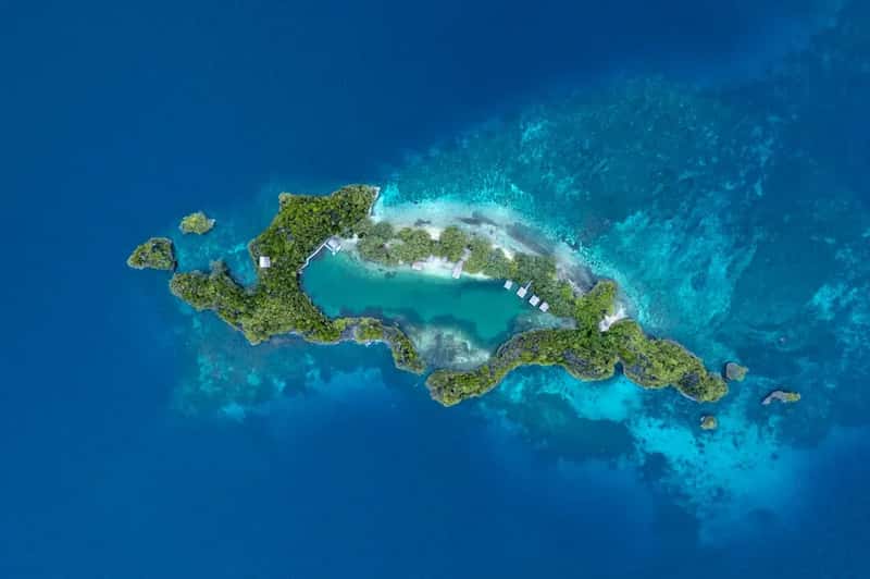 3. Cook Islands: Where Half the Population Faces the Same Struggle (Image Credits: Unsplash)