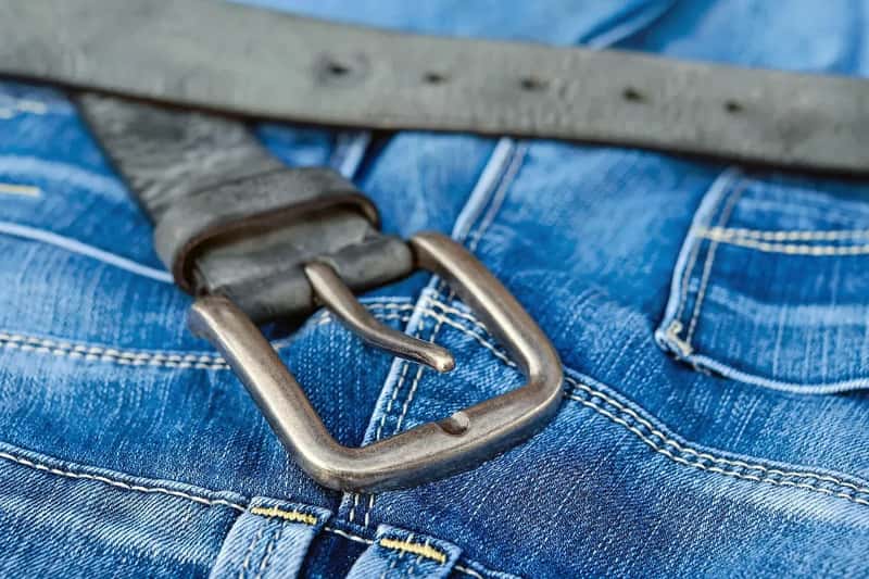 #10 - Wearing Stiff Jeans on Long Flights (Image Credits: Pixabay)