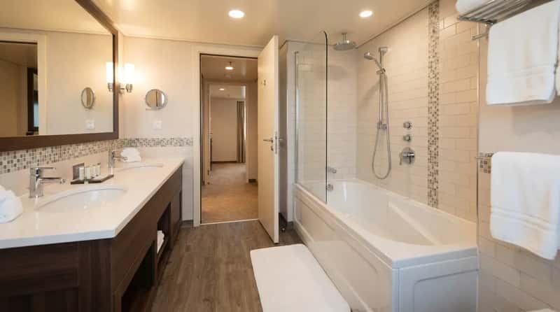 #2 - Family Mini-Suites Quietly Hide the Rarest Amenity on the Ship: a Bathtub (Image Credits: Gemini)