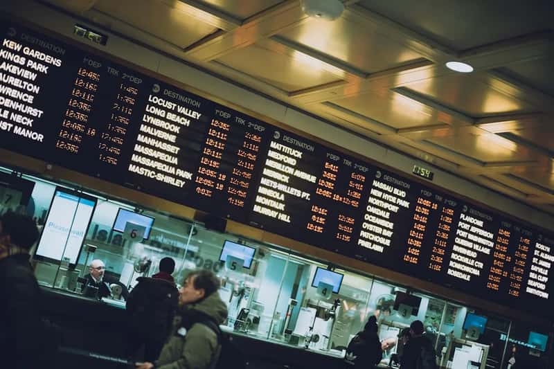 7. Tipping at Counters, Food Trucks, and Fast Casual Spots Abroad (Image Credits: Unsplash)