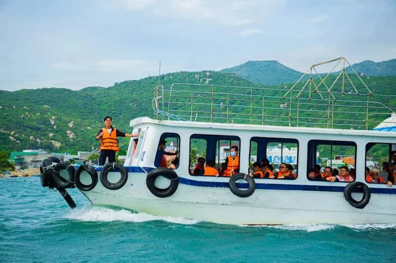 #10 - Not Booking Shore Excursions Far Enough in Advance (Image Credits: Pexels)