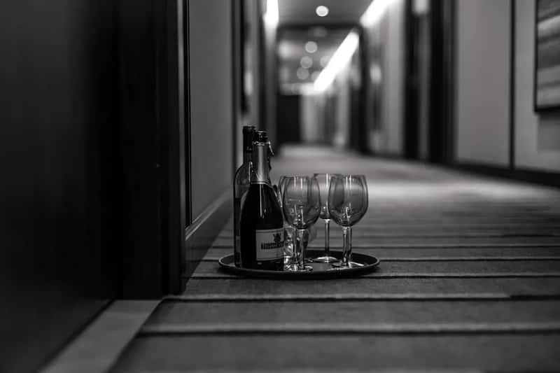 #15 – Room Service Trays Don't Belong in the Hallway (Image Credits: Unsplash)