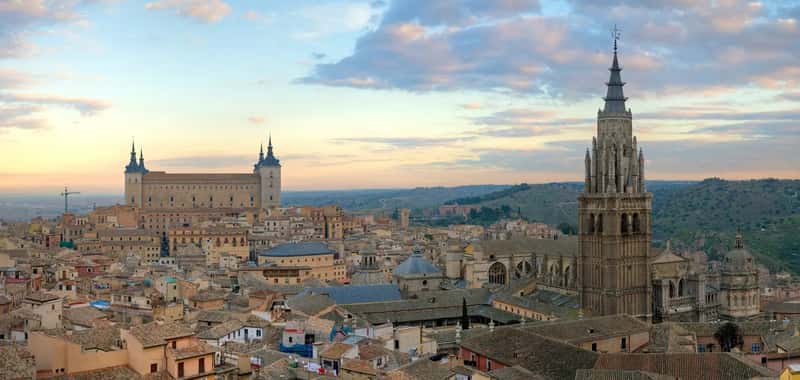 Spain: Mediterranean Living With World-Class Medicine (Image Credits: Wikimedia)