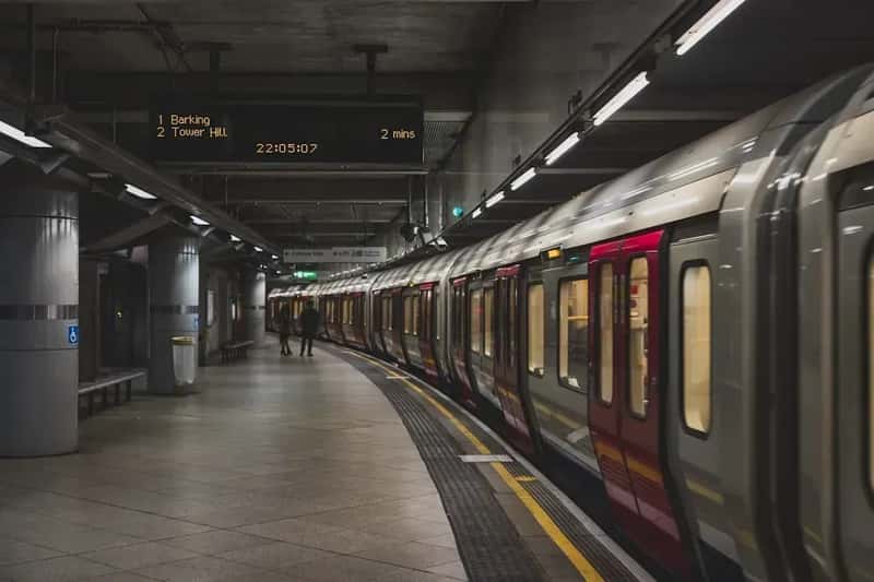Eating and Drinking on Subway Lines (Image Credits: Unsplash)