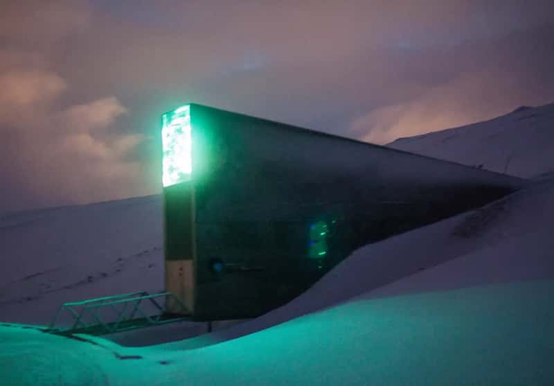 The seed vault hiding beneath the midnight sun (the tinz, Flickr, CC BY 2.0)