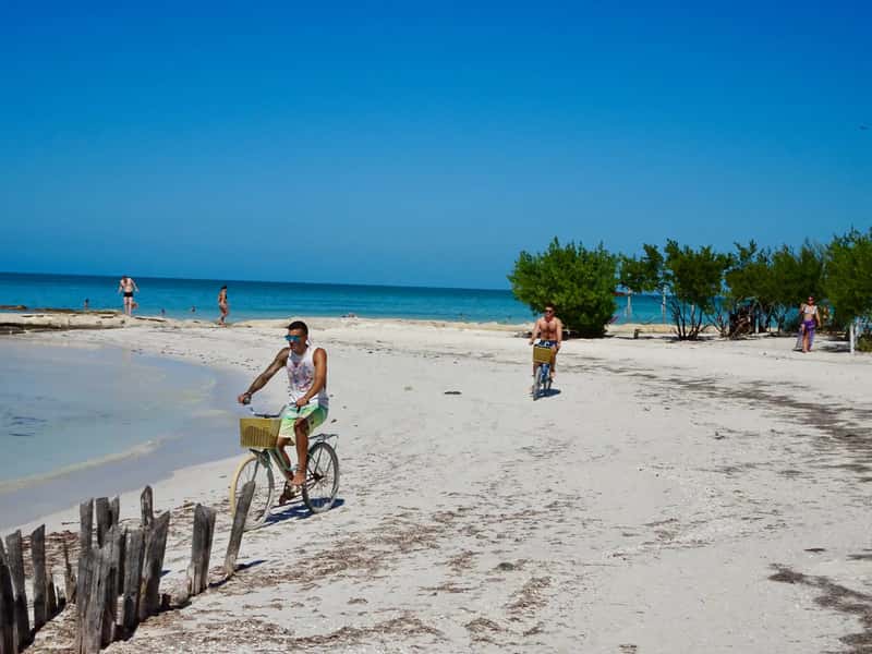 Isla Holbox for a car-free, unhurried pace (Isla Holbox (Mexico, November 2018) - 78, CC BY-SA 2.0)