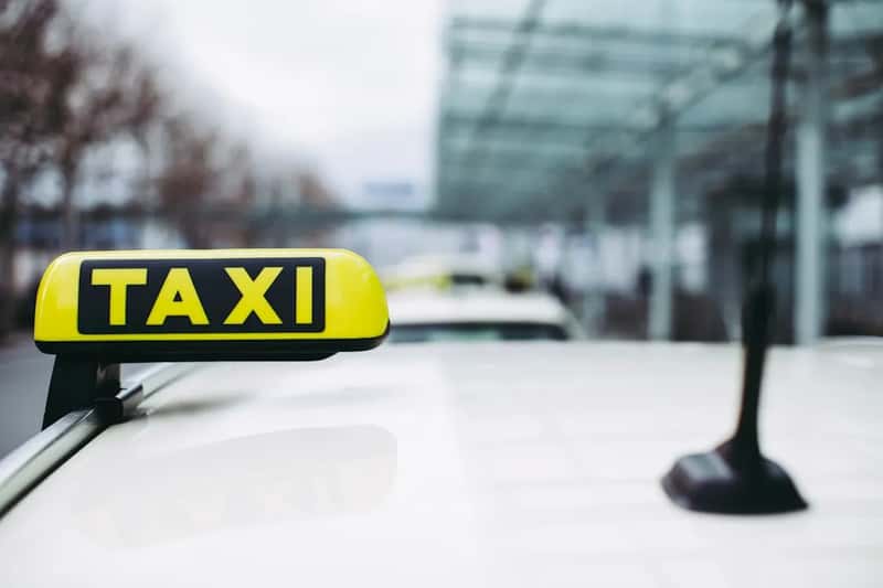 3. Unofficial taxis and fake airport transfers (Image Credits: Unsplash)