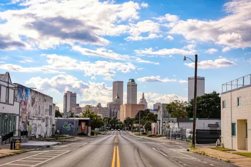 5. Tulsa, Oklahoma - $10,000 Cash Plus a Full Year of Support (Image Credits: Unsplash)