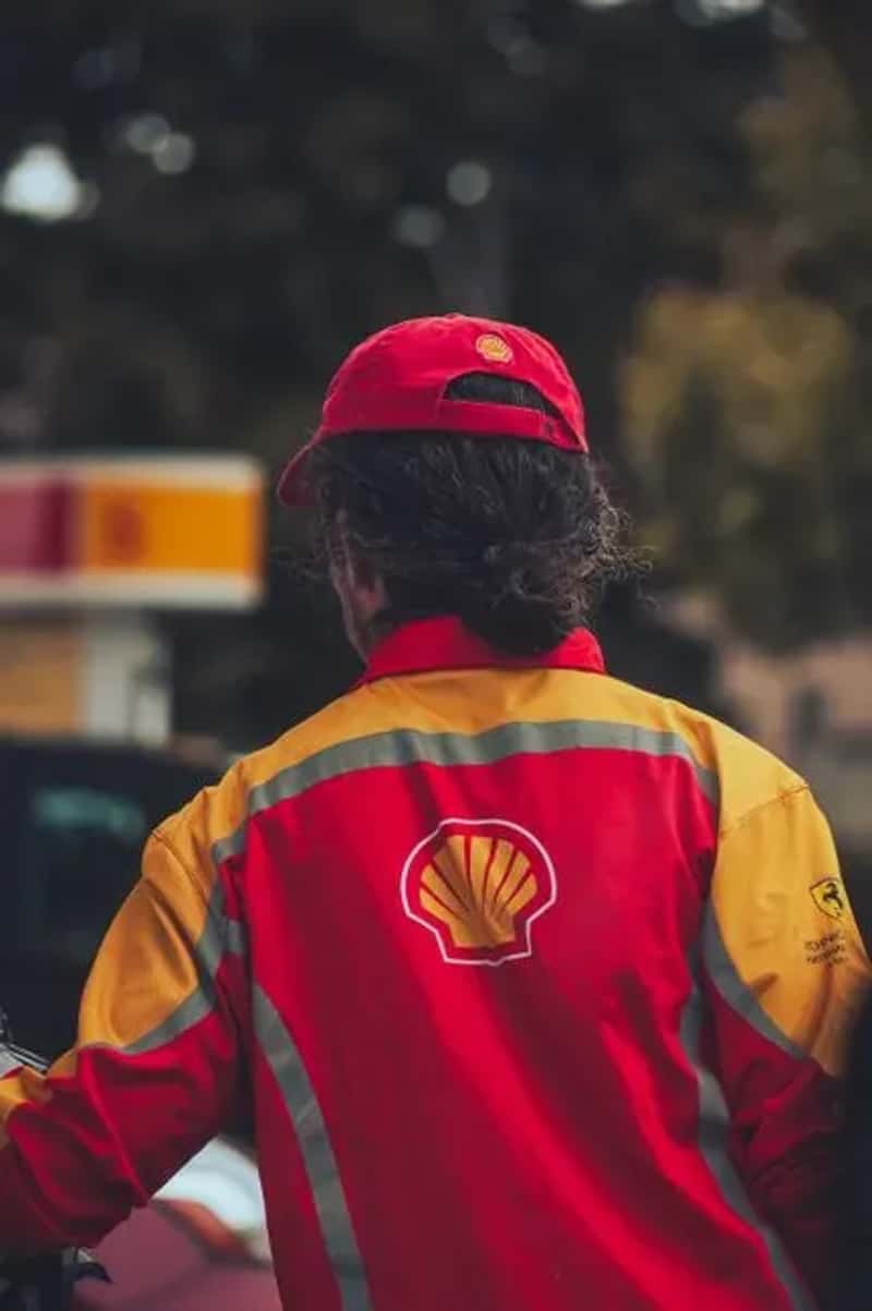 #22: Gas Stations Were Full-Service - Someone Came Out to Help You (Image Credits: Pexels)
