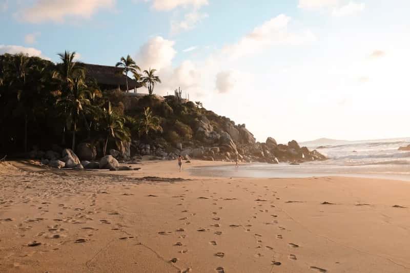 10. Mexico: Proximity and Cost Efficiency for North American Retirees (Image Credits: Unsplash)
