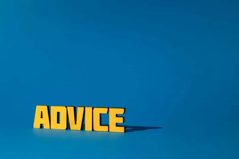 4. Travelers ask questions instead of relying only on reviews (Image Credits: Pexels)