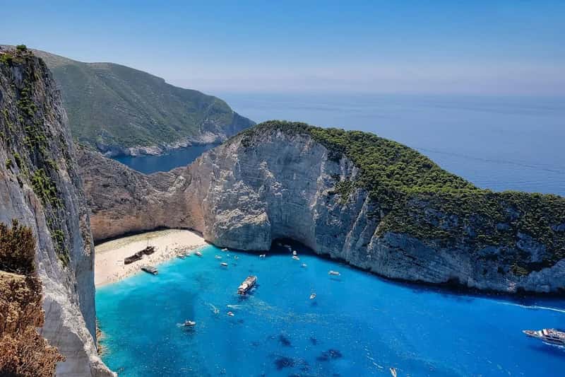 Greece: Mediterranean Living for Mediterranean Prices (Image Credits: Pixabay)