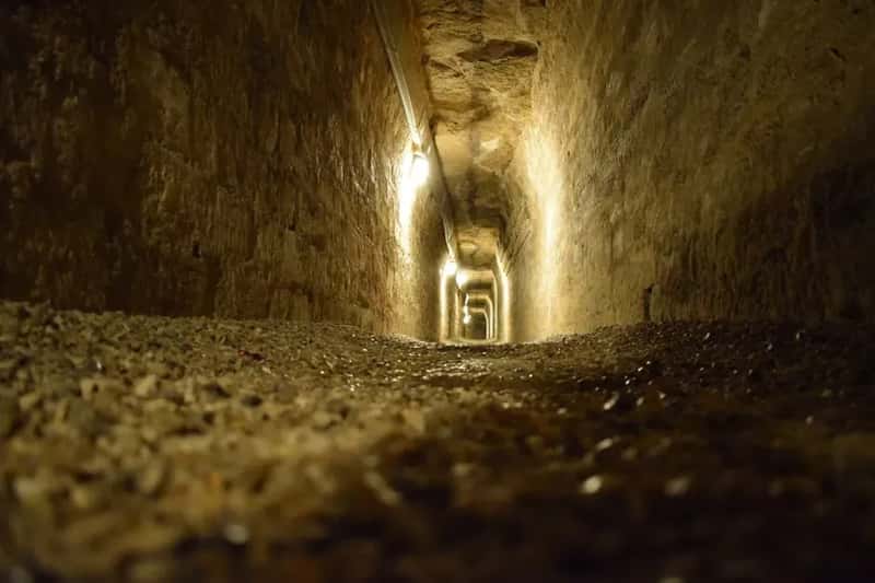 8. The Paris Catacombs, France - Six Million Souls Beneath Your Feet (Image Credits: Pexels)