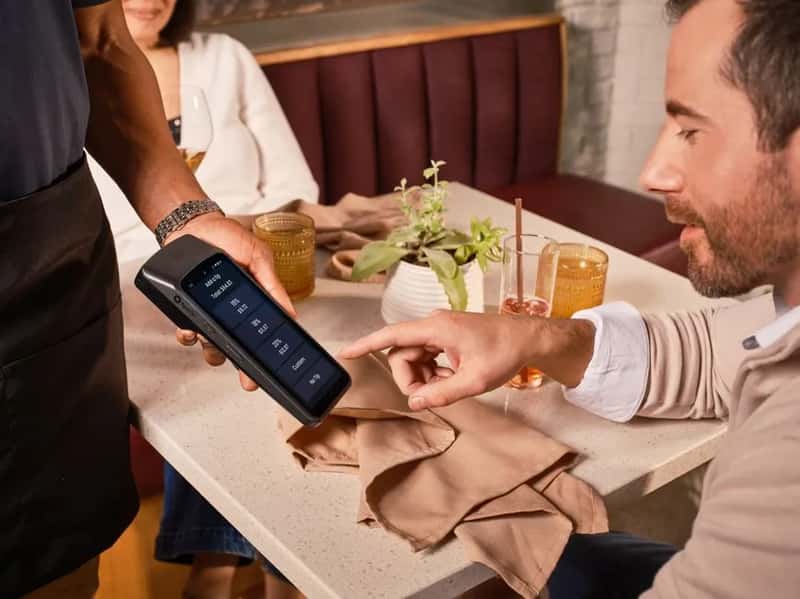 Tipping Culture: What's Expected and What's Not (Image Credits: Pexels)