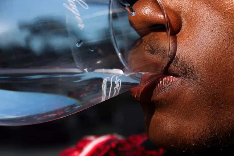 3. A much more relaxed relationship with daytime drinking (Image Credits: Unsplash)