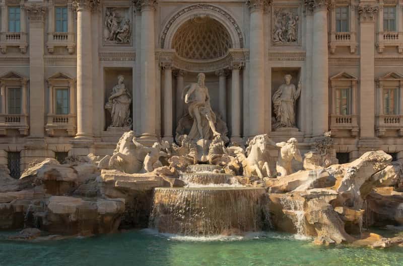 The Trevi Fountain at midday, Rome (By Jebulon, CC0)