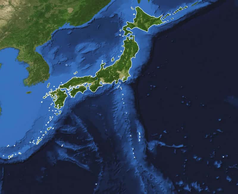 The recount that doubled everything overnight (Blue Marble Next Generation W/ Topography and Bathymetry (July 1 - 31, 2004) https://visibleearth.nasa.gov/view.php?id=73751, Public domain)