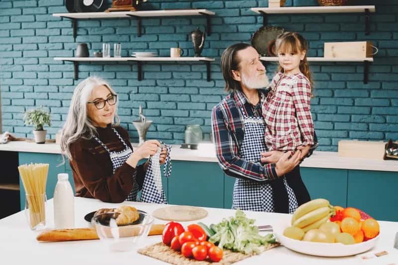 Family Ties Are Pulling People Back to the Middle of the Country (Image Credits: Pexels)