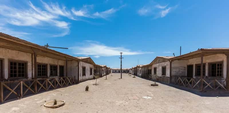 12. Humberstone, Chile – Saltpeter Mining Ghost Town (Image Credits: Wikimedia)