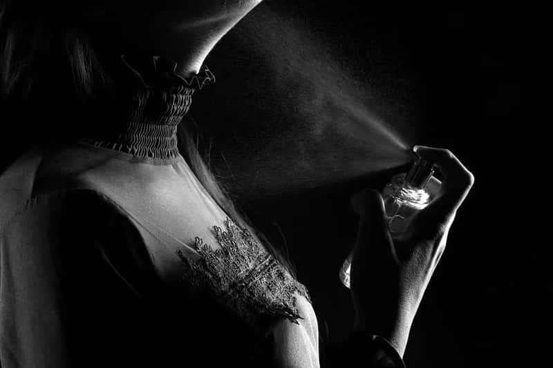7. Overpowering perfume, cologne, or scented loungewear (Image Credits: Pexels)