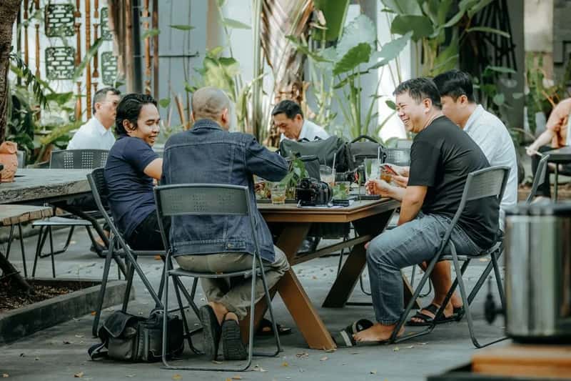 7. You've Talked to Expats Who Are Living the Life You Want (Image Credits: Pexels)