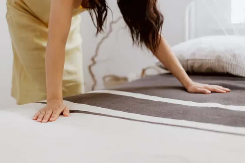 15. They Check Out With Gratitude and Leave the Room Reasonably Tidy (Image Credits: Pexels)