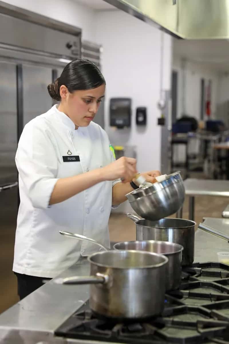 4. Hiring personal chefs and private dining experiences abroad (Image Credits: Rawpixel)