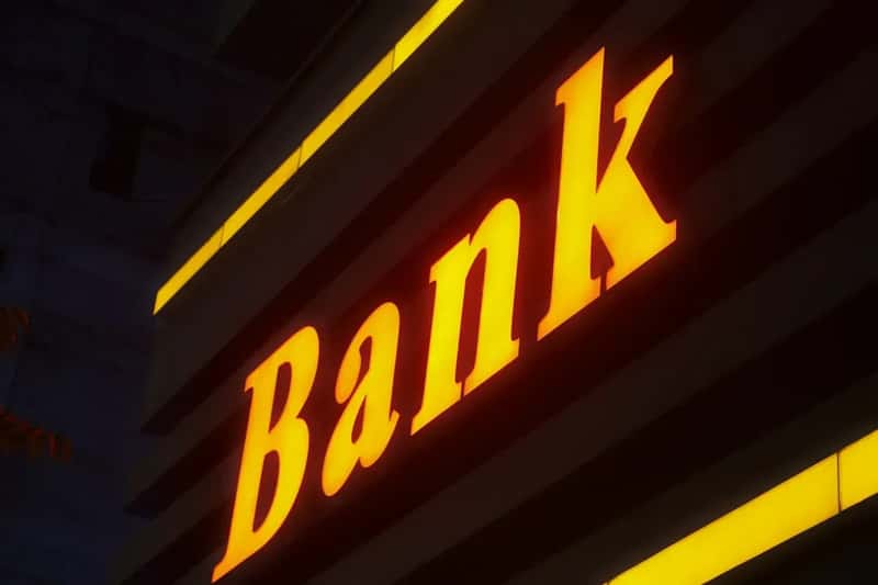 #9 - They Confirm Their Bank and Cards Can Work Abroad Before Leaving (Image Credits: Unsplash)